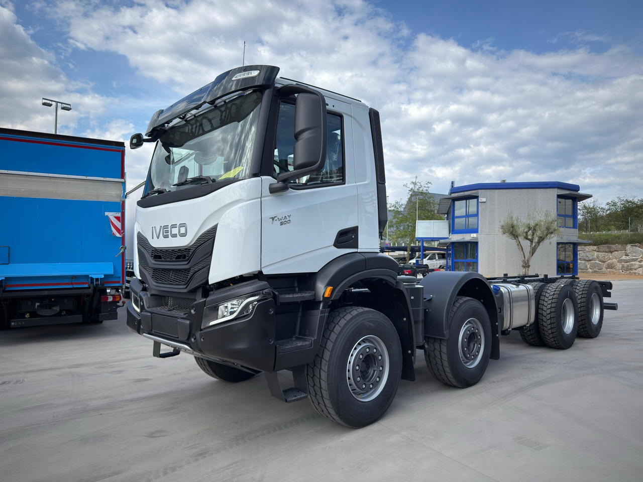 IVECO AD410T50 T-WAY 8x4 E6 (Chassis) - Šasija kravas automašīna: foto 1 IVECO AD410T50 T-WAY 8x4 E6 (Chassis) - Šasija kravas automašīna: foto 1