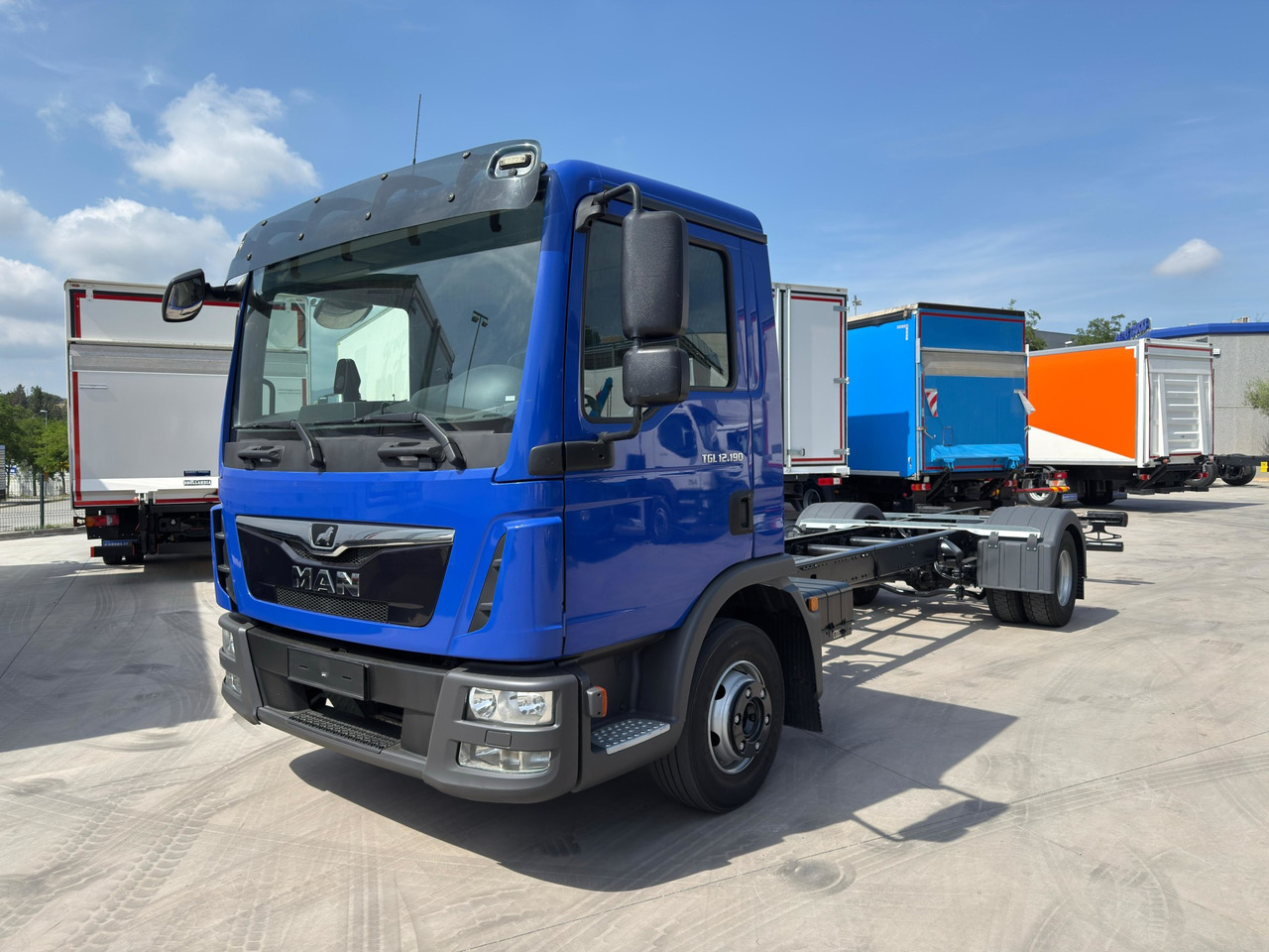 MAN 12.190 BL TGL E6 (Chassis) - Šasija kravas automašīna: foto 1 MAN 12.190 BL TGL E6 (Chassis) - Šasija kravas automašīna: foto 1