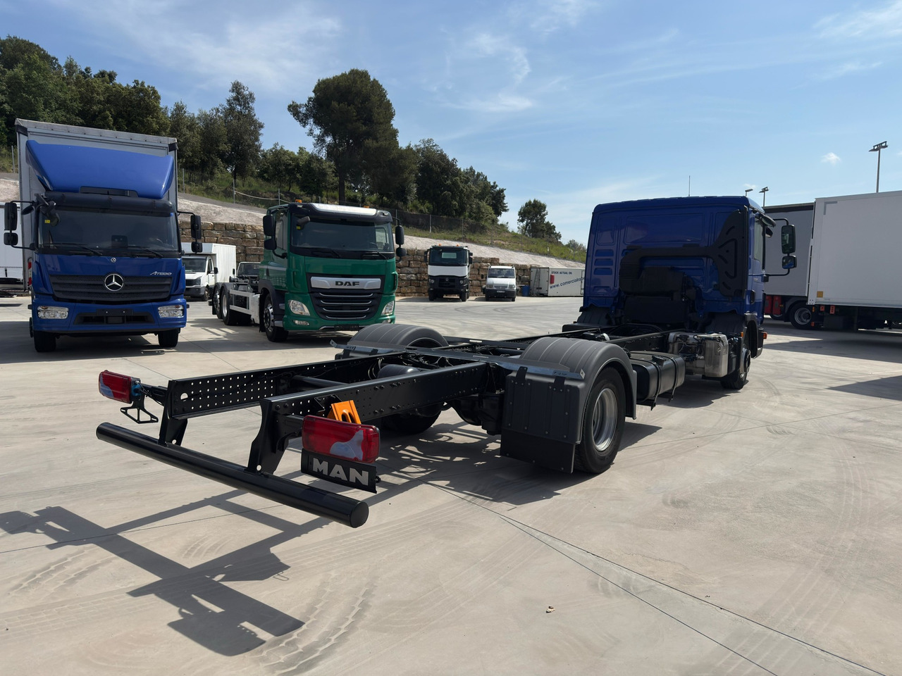 MAN 12.190 BL TGL E6 (Chassis) - Šasija kravas automašīna: foto 3 MAN 12.190 BL TGL E6 (Chassis) - Šasija kravas automašīna: foto 3