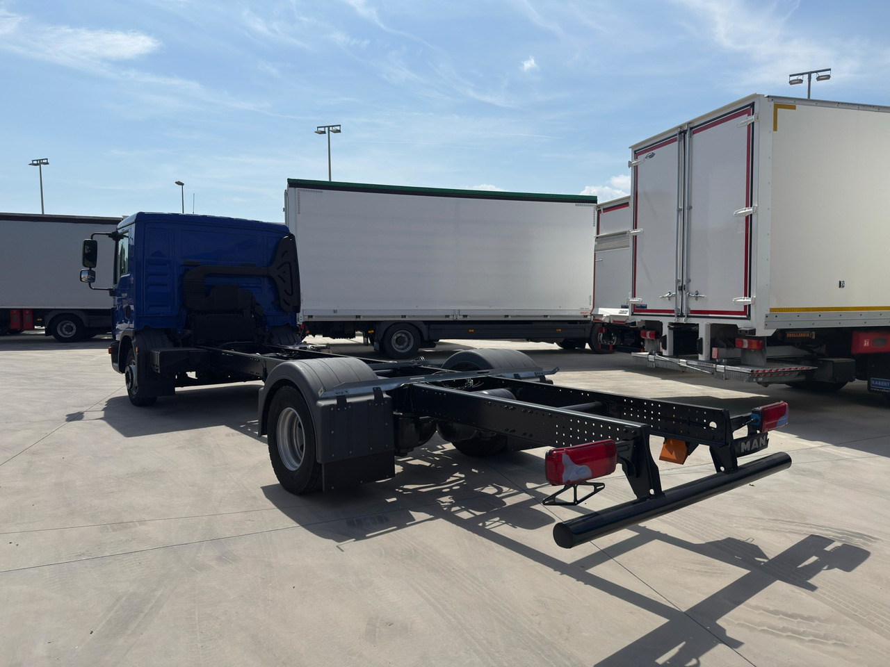 MAN 12.190 BL TGL E6 (Chassis) - Šasija kravas automašīna: foto 4 MAN 12.190 BL TGL E6 (Chassis) - Šasija kravas automašīna: foto 4