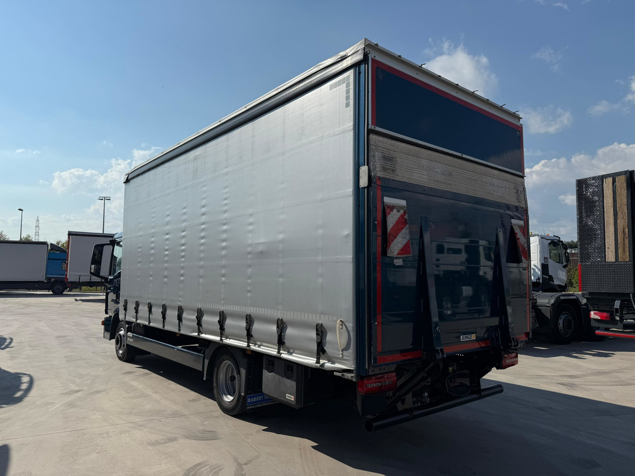 MAN 8.190 BL TGL E6 (Tauliner) - Kravas automašīna ar tentu: foto 4 MAN 8.190 BL TGL E6 (Tauliner) - Kravas automašīna ar tentu: foto 4
