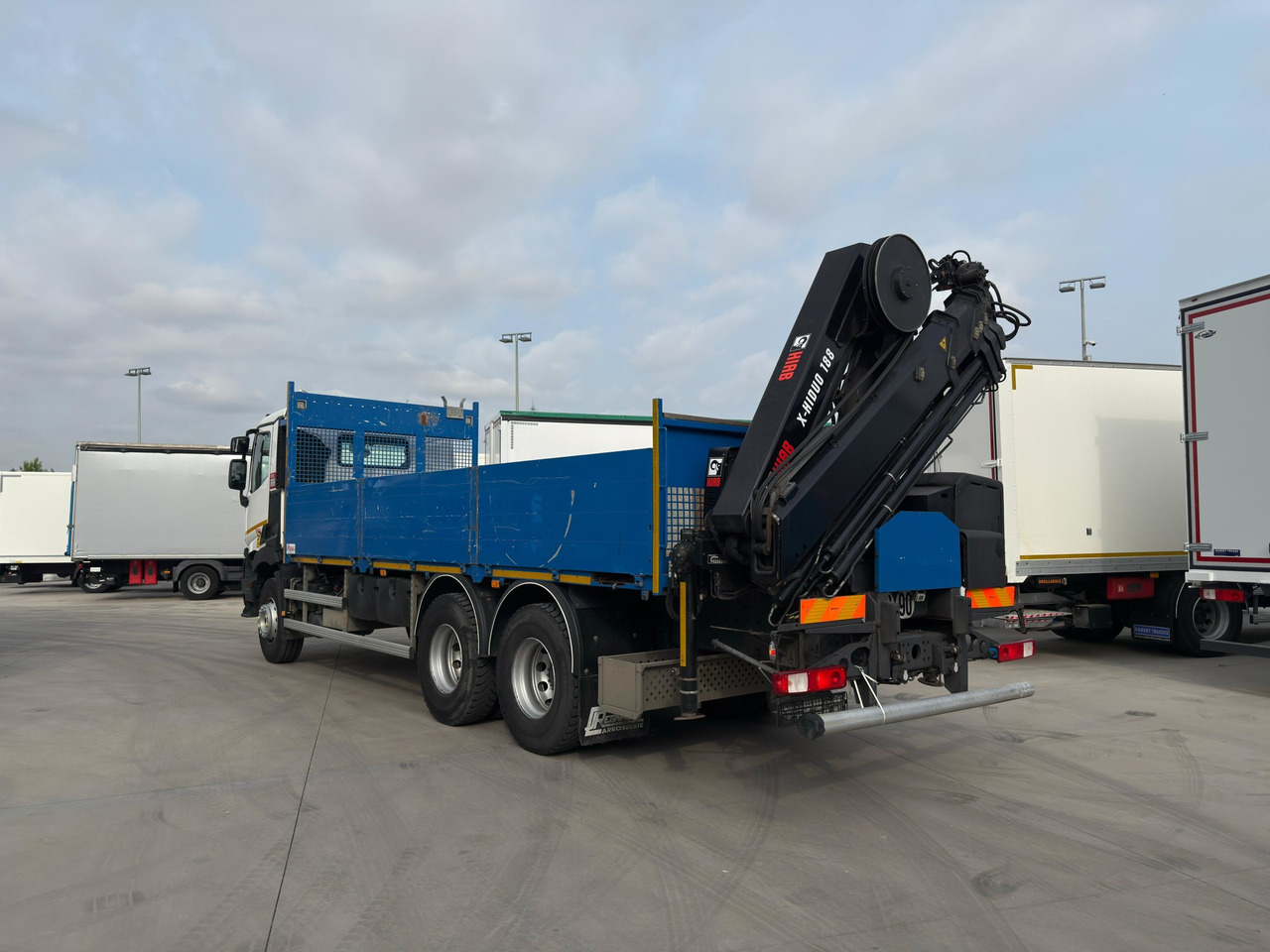 RENAULT K430 E6 (Platform) - Bortu kravas automašīna/ Platforma: foto 3 RENAULT K430 E6 (Platform) - Bortu kravas automašīna/ Platforma: foto 3