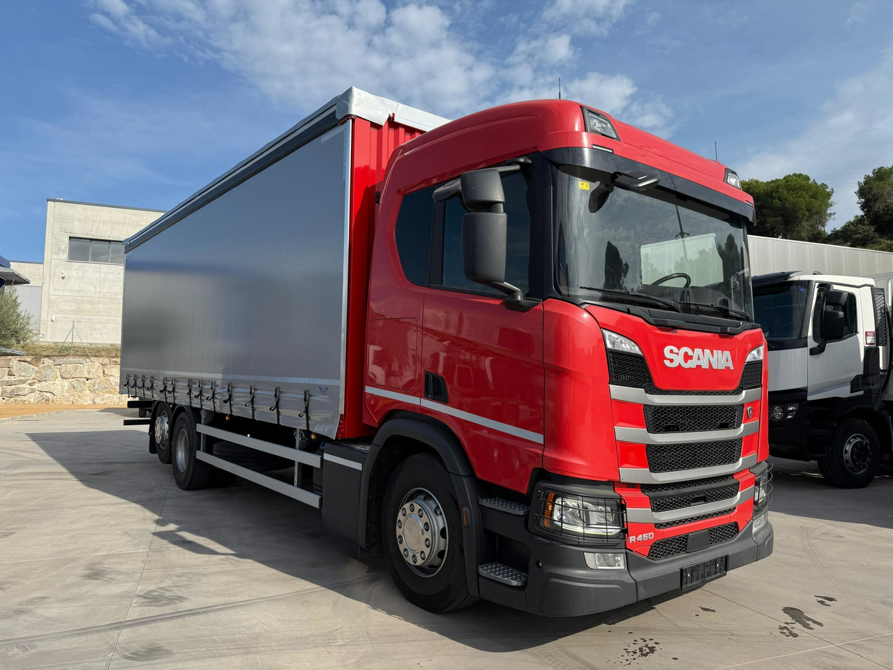 SCANIA R450 E6 (Tauliner) - Kravas automašīna ar tentu: foto 2 SCANIA R450 E6 (Tauliner) - Kravas automašīna ar tentu: foto 2