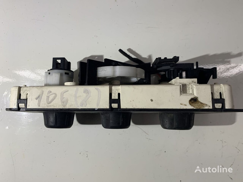 Behr 105 - Mērinstrumentu panelis: foto 4 Behr 105 - Mērinstrumentu panelis: foto 4