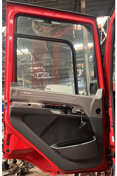 DAF CF - Durvis un rezerves daļas: foto 2 DAF CF - Durvis un rezerves daļas: foto 2