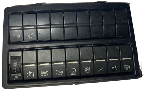 MAN - Mērinstrumentu panelis: foto 1 MAN - Mērinstrumentu panelis: foto 1