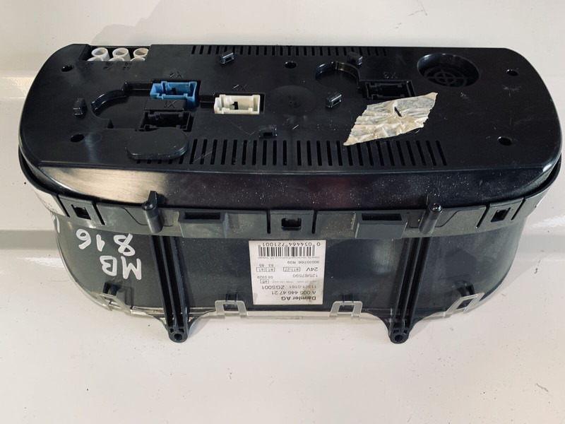 Mercedes-Benz 816 - Mērinstrumentu panelis: foto 2 Mercedes-Benz 816 - Mērinstrumentu panelis: foto 2