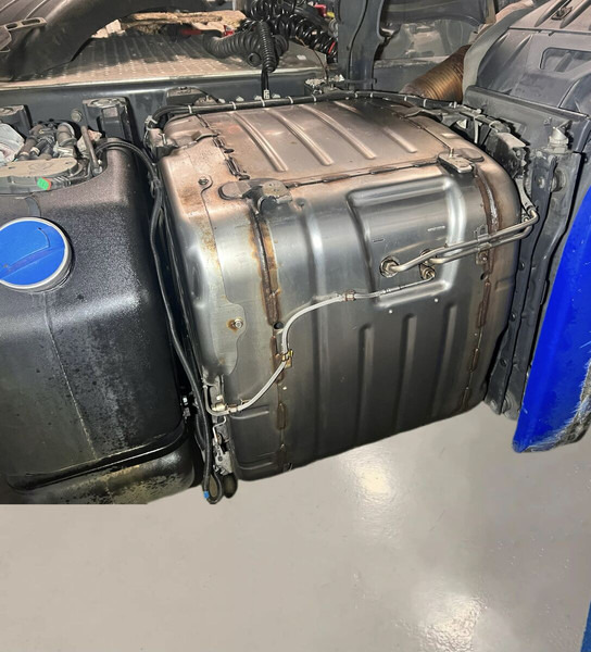 Scania R450 - Katalizators: foto 1 Scania R450 - Katalizators: foto 1