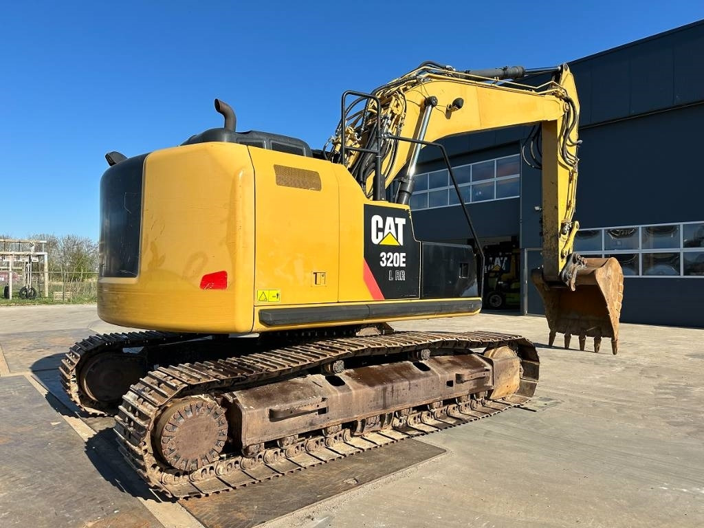 CAT 320 E - Kāpurķēžu ekskavators: foto 4 CAT 320 E - Kāpurķēžu ekskavators: foto 4