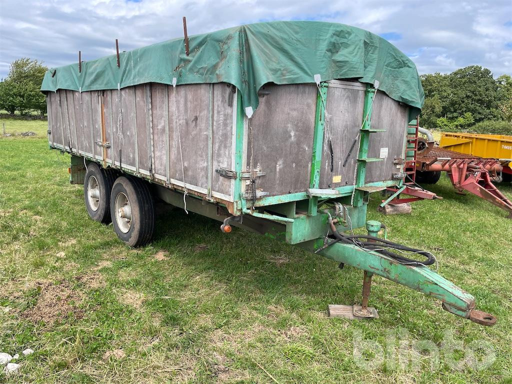 13 ton / 20 kubik - Lauksaimniecības piekabe-pašizgāzējs: foto 3 13 ton / 20 kubik - Lauksaimniecības piekabe-pašizgāzējs: foto 3