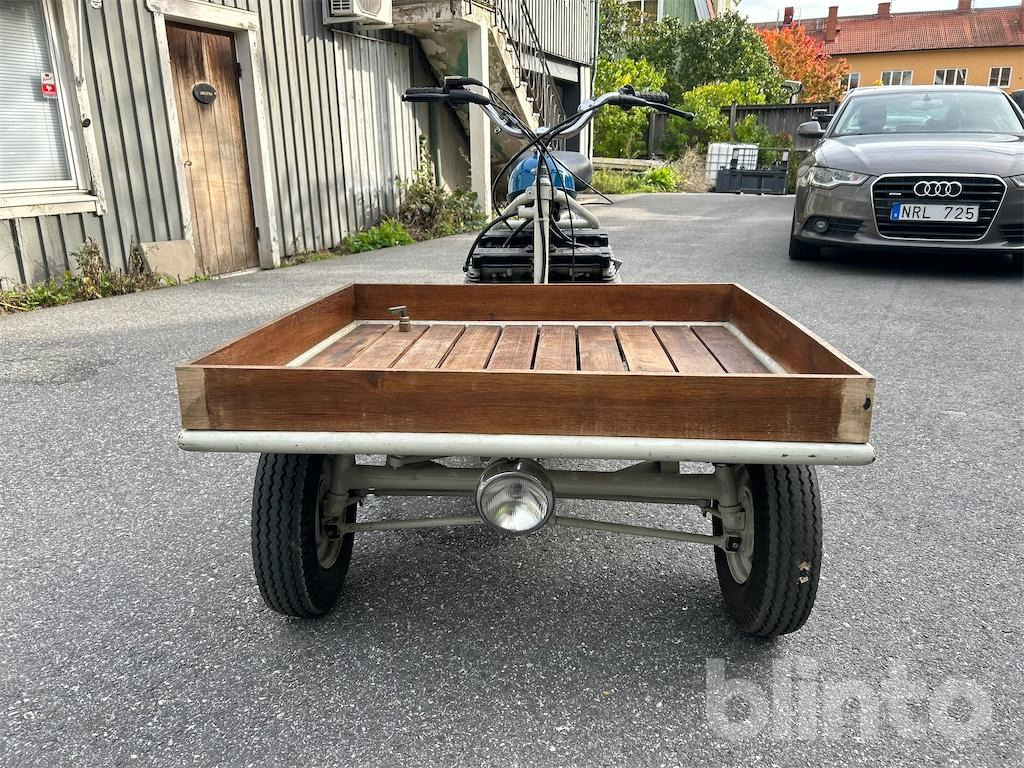 Custom - Motocikls: foto 2 Custom - Motocikls: foto 2