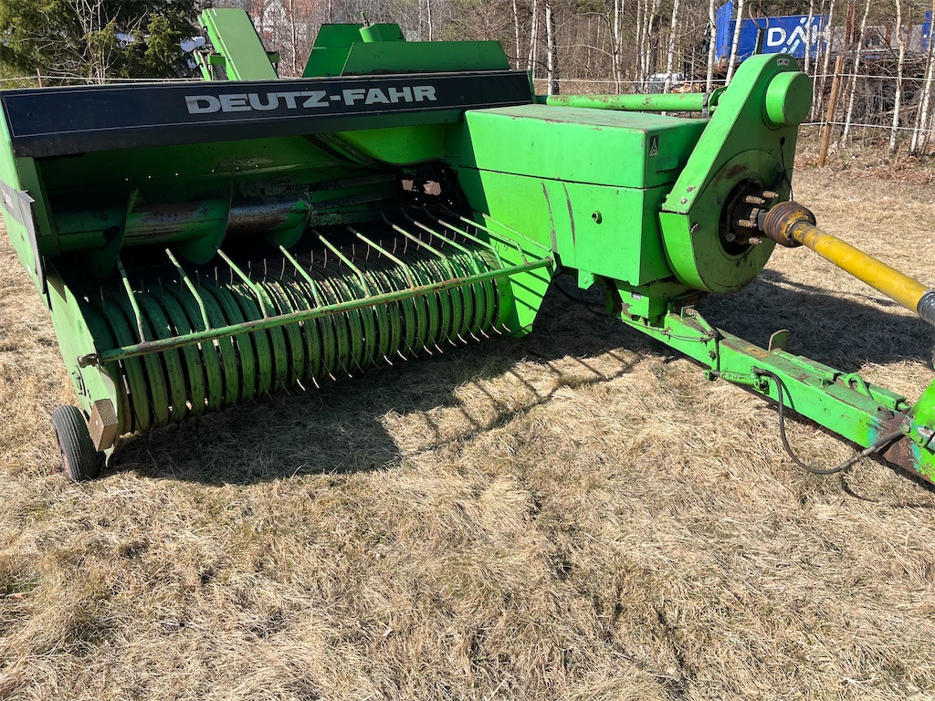 Deutz Fahr HD490 - Rituļu prese: foto 1 Deutz Fahr HD490 - Rituļu prese: foto 1