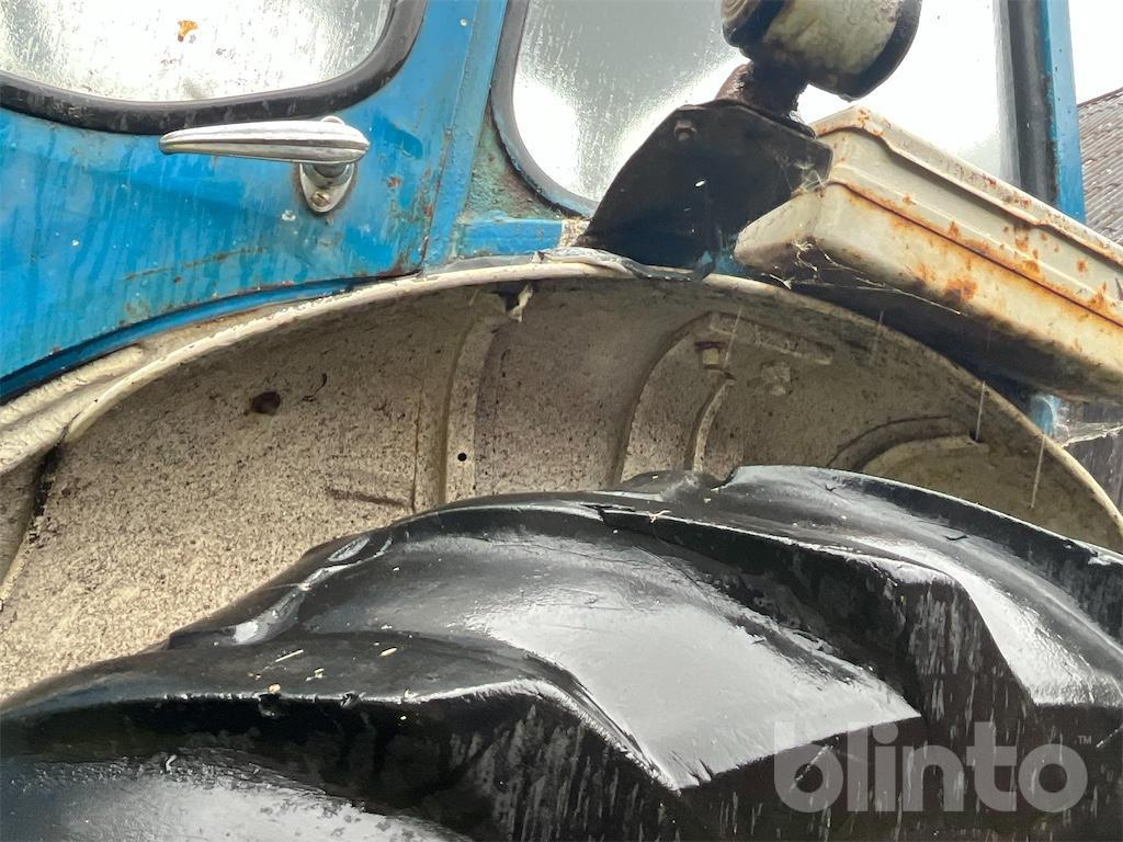 Traktors FORD 3000: foto 18