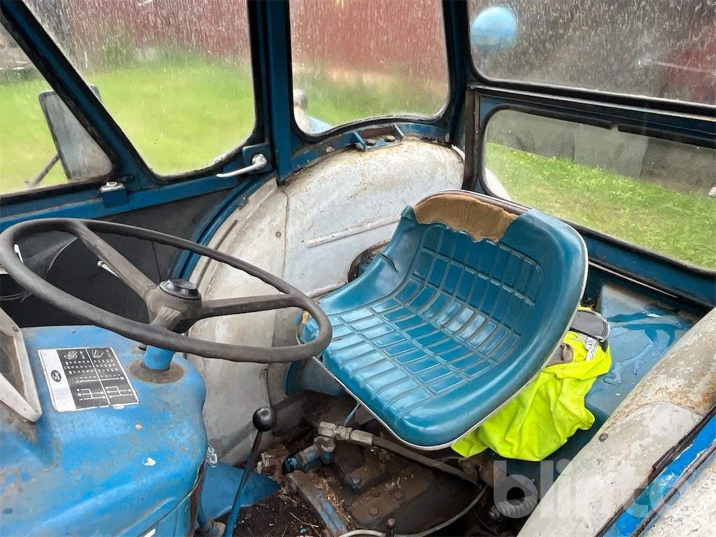 Traktors FORD 3000: foto 46