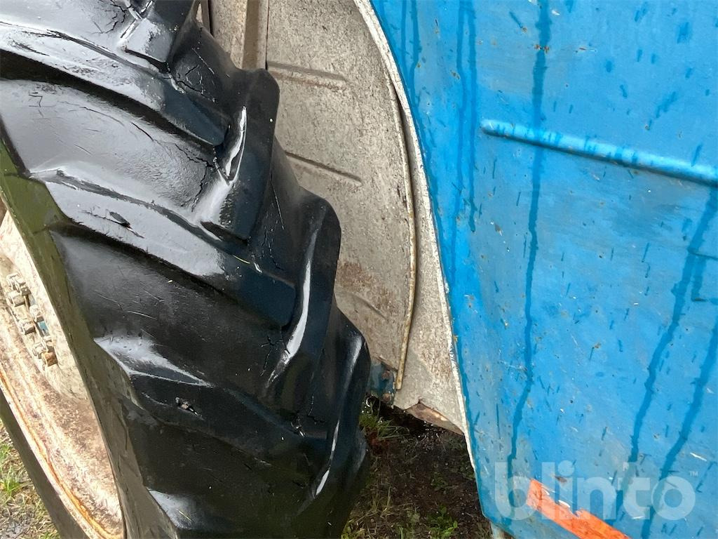 Traktors FORD 3000: foto 40