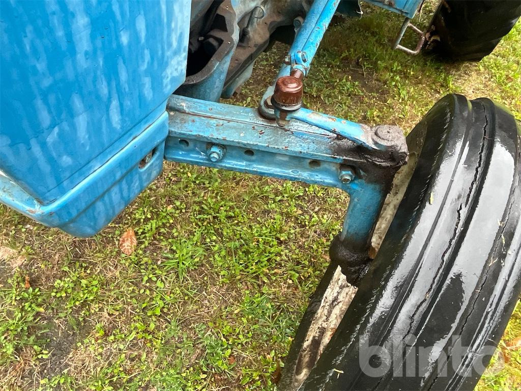 Traktors FORD 3000: foto 28