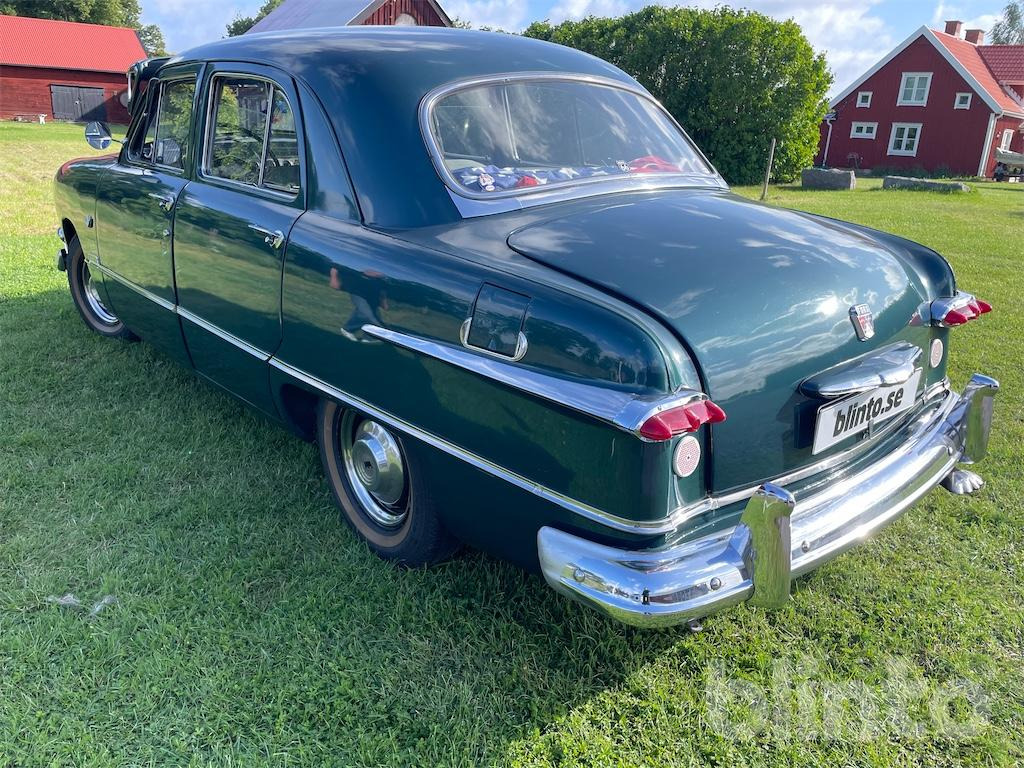 FORD V-8 CUSTOM DE LUXE - Vieglā automašīna: foto 3 FORD V-8 CUSTOM DE LUXE - Vieglā automašīna: foto 3