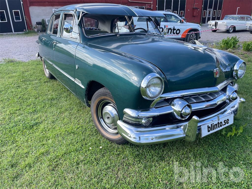 FORD V-8 CUSTOM DE LUXE - Vieglā automašīna: foto 2 FORD V-8 CUSTOM DE LUXE - Vieglā automašīna: foto 2