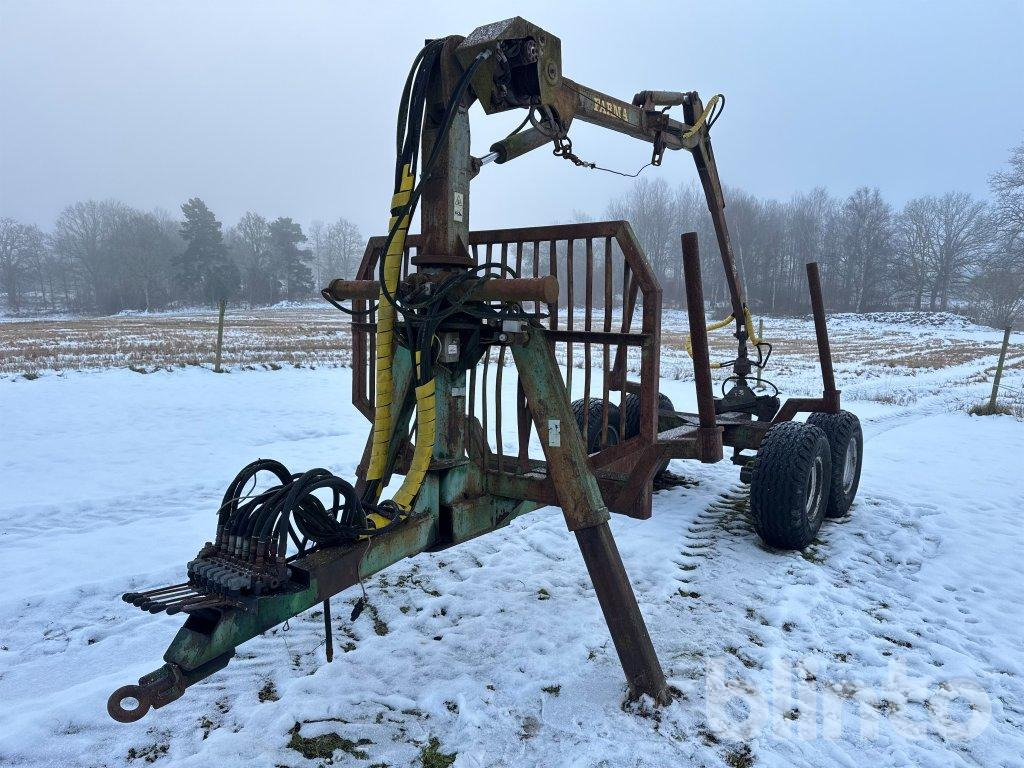 Farma 746 - Meža piekabe: foto 1 Farma 746 - Meža piekabe: foto 1