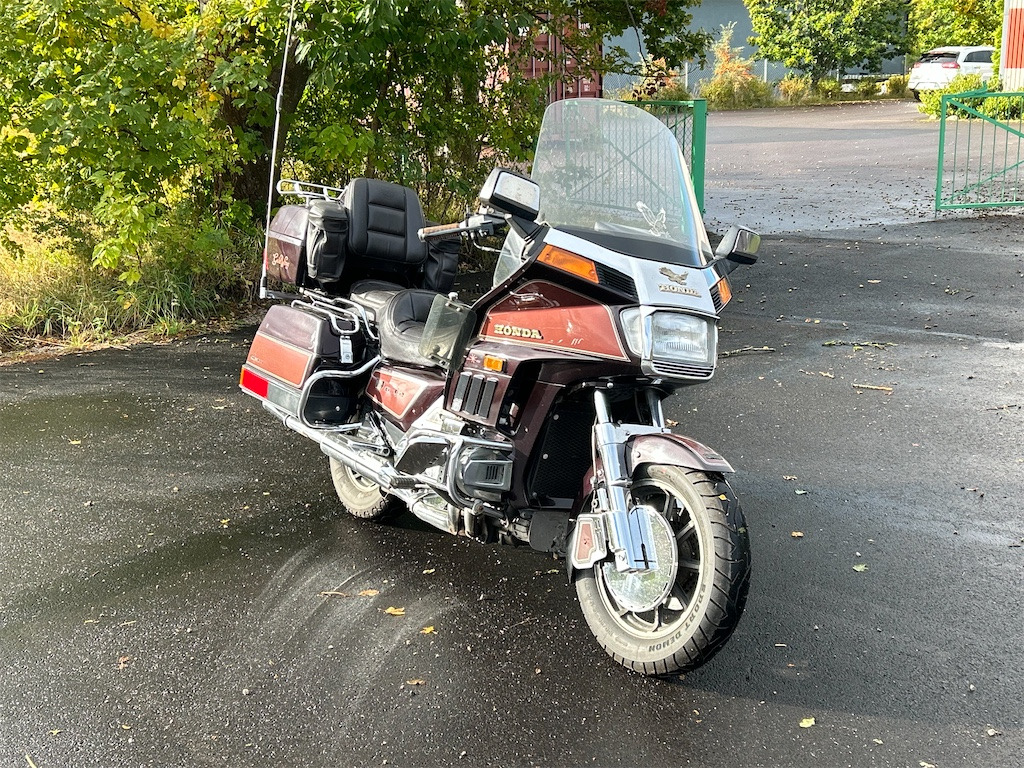 HONDA Goldwing Aspencade 1200cc - Motocikls: foto 1 HONDA Goldwing Aspencade 1200cc - Motocikls: foto 1