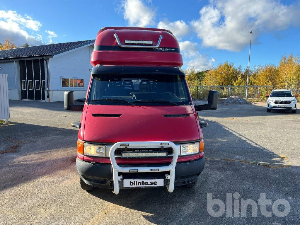 IVECO DAILY 35C15 - BE vilcējs, Puspiekabe autovedējs: foto 2 IVECO DAILY 35C15 - BE vilcējs, Puspiekabe autovedējs: foto 2