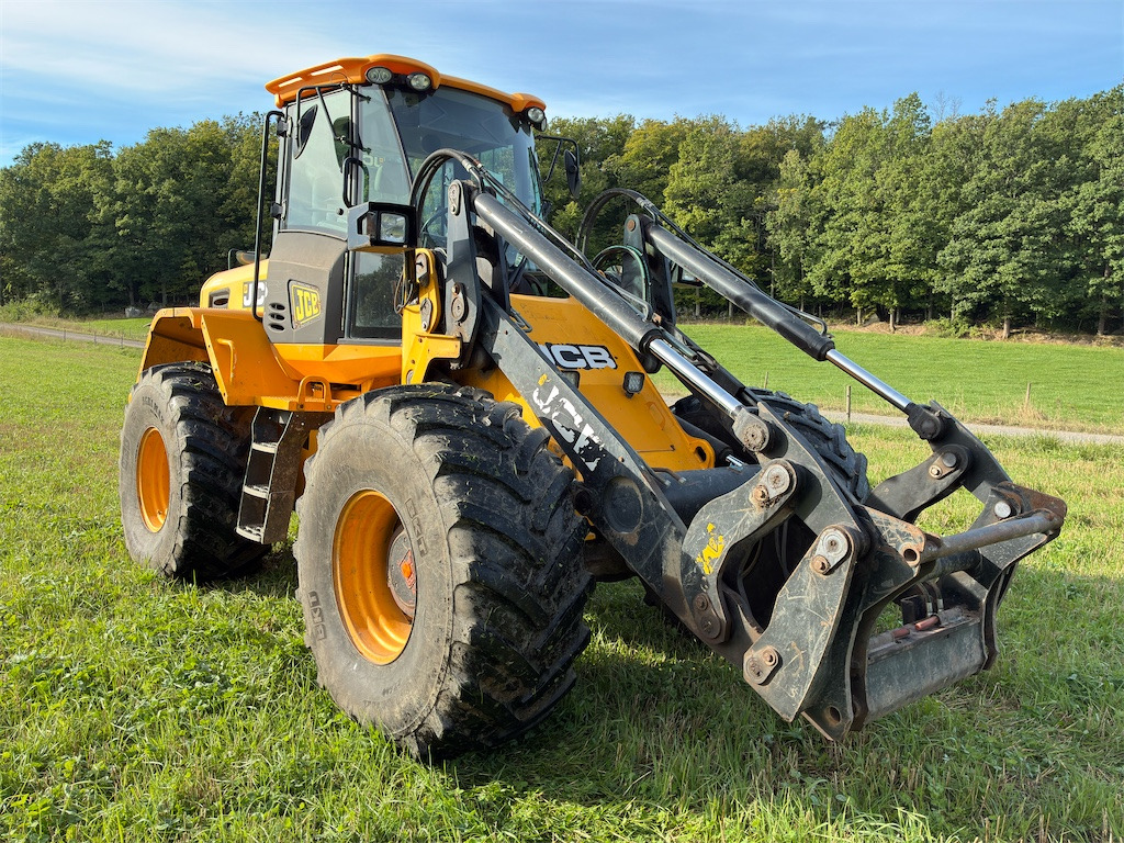JCB 426 AGRI - Riteņu iekrāvējs: foto 3 JCB 426 AGRI - Riteņu iekrāvējs: foto 3