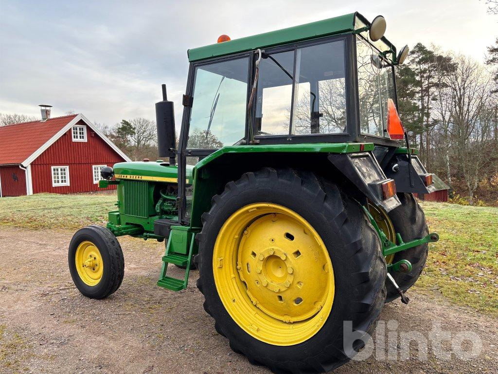 John Deere 2130-6 cylinder - Traktors: foto 4 John Deere 2130-6 cylinder - Traktors: foto 4