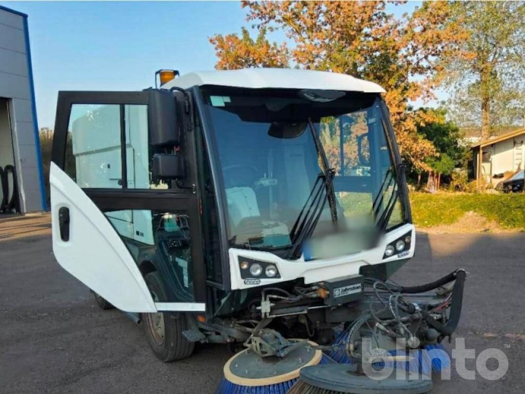 Johnston / Bucher C401 (2018) - Ielu tīrīšanas mašīna: foto 2 Johnston / Bucher C401 (2018) - Ielu tīrīšanas mašīna: foto 2