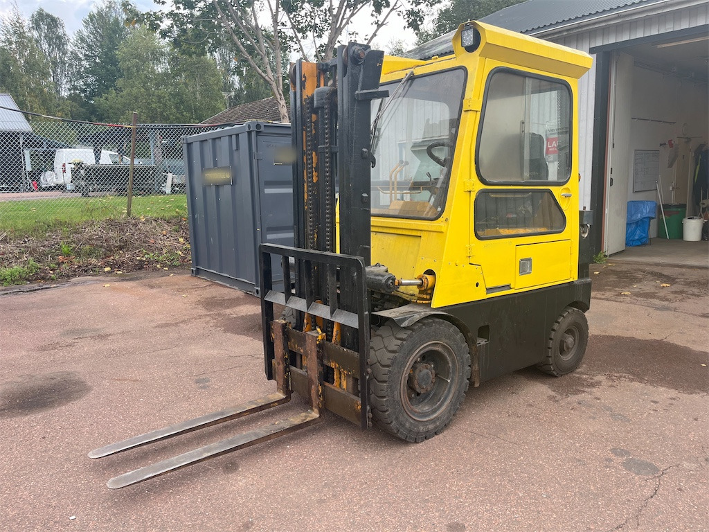 Komatsu FD20-6 - Dīzeļiekrāvējs: foto 1 Komatsu FD20-6 - Dīzeļiekrāvējs: foto 1