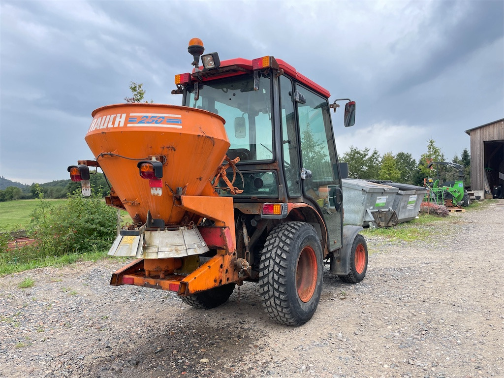 Kubota B2530 (2012) - Traktors: foto 4 Kubota B2530 (2012) - Traktors: foto 4