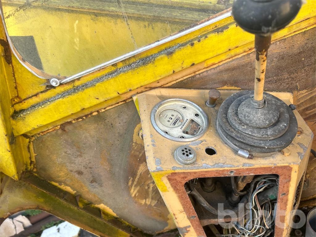 Riteņu ekskavators Liebherr A901: foto 28