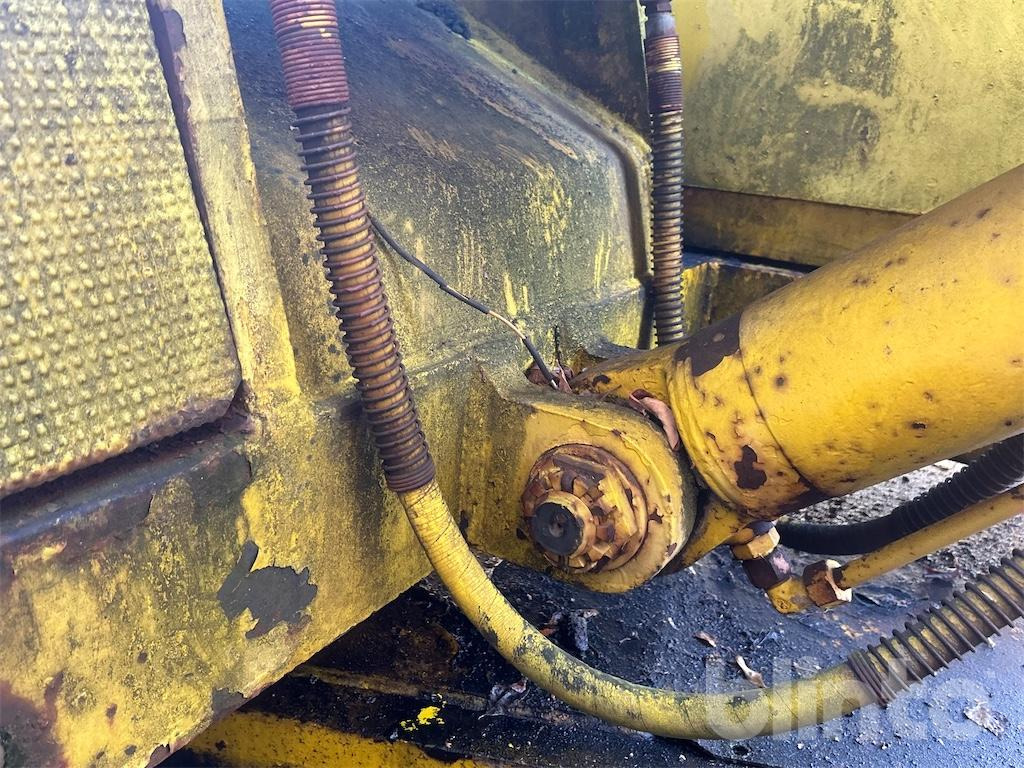 Riteņu ekskavators Liebherr A901: foto 13