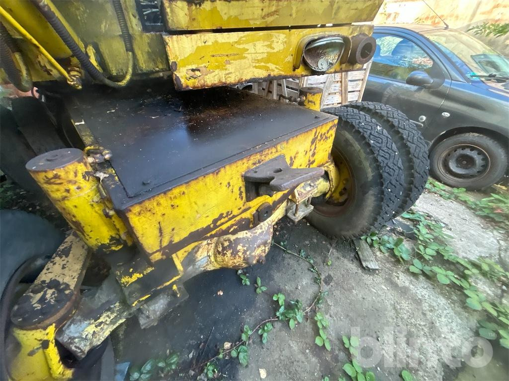 Riteņu ekskavators Liebherr A901: foto 22