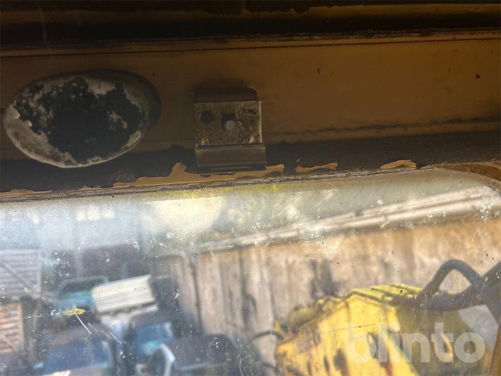 Riteņu ekskavators Liebherr A901: foto 45