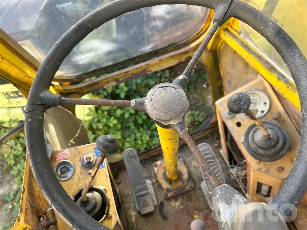 Riteņu ekskavators Liebherr A901: foto 46