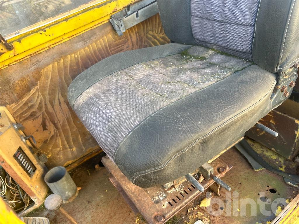 Riteņu ekskavators Liebherr A901: foto 31