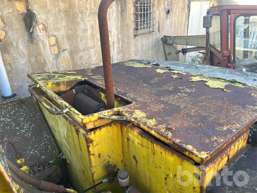 Riteņu ekskavators Liebherr A901: foto 40