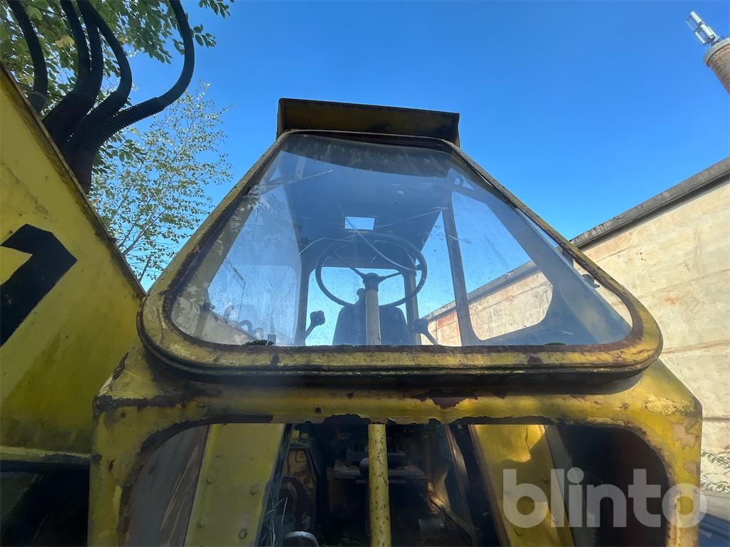 Riteņu ekskavators Liebherr A901: foto 24