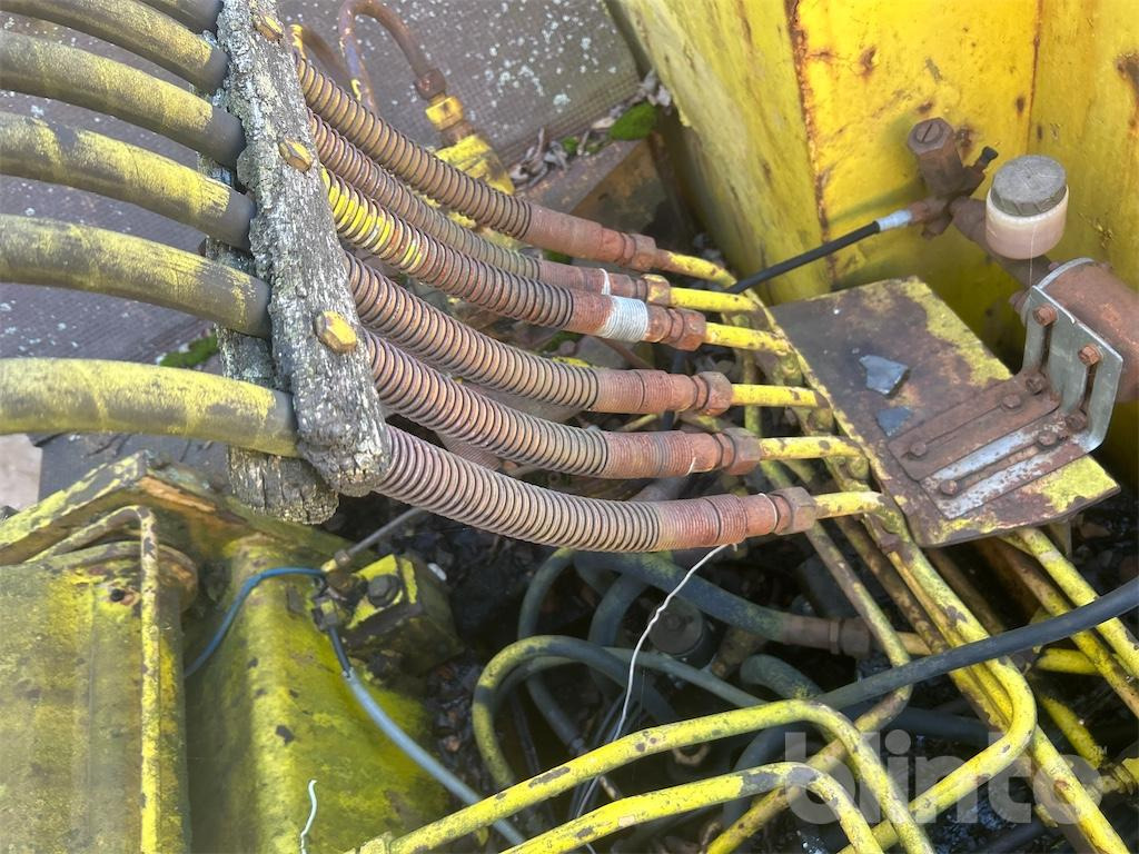 Riteņu ekskavators Liebherr A901: foto 41