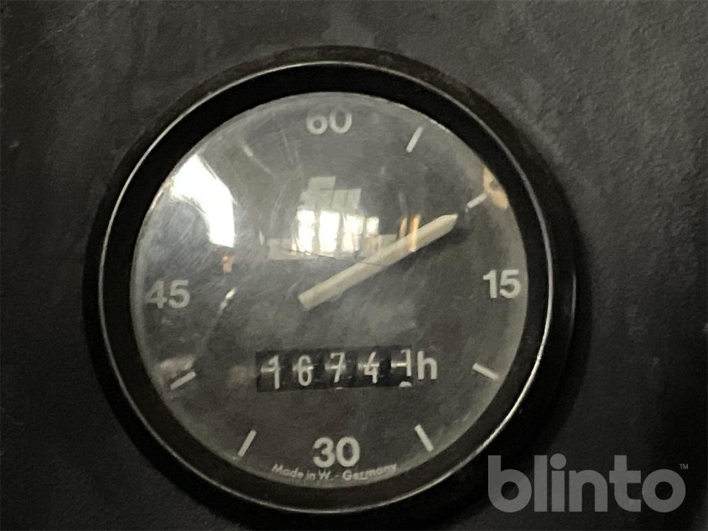 Liebherr L 531 (1994) - Riteņu iekrāvējs: foto 5 Liebherr L 531 (1994) - Riteņu iekrāvējs: foto 5