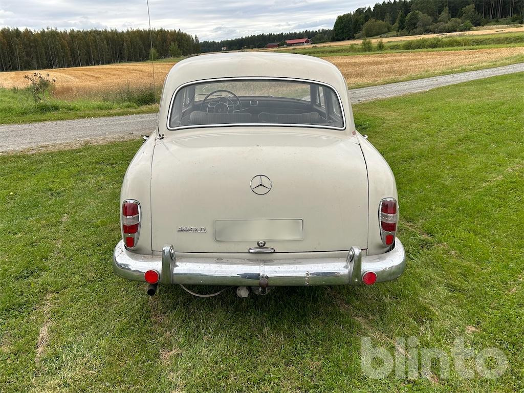MERCEDES BENZ 180 LIM - Vieglā automašīna: foto 4 MERCEDES BENZ 180 LIM - Vieglā automašīna: foto 4