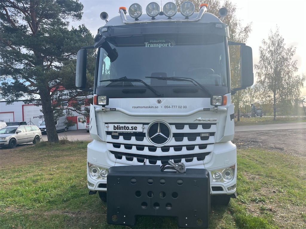MERCEDES-BENZ Arocs 3251 8x4 - Pacēlājs ar āķi: foto 2 MERCEDES-BENZ Arocs 3251 8x4 - Pacēlājs ar āķi: foto 2