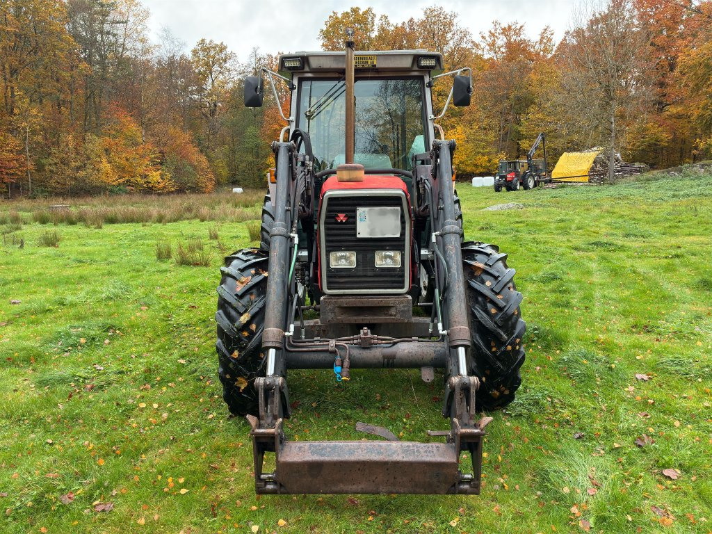 MF 3050 4WD - Traktors: foto 2 MF 3050 4WD - Traktors: foto 2