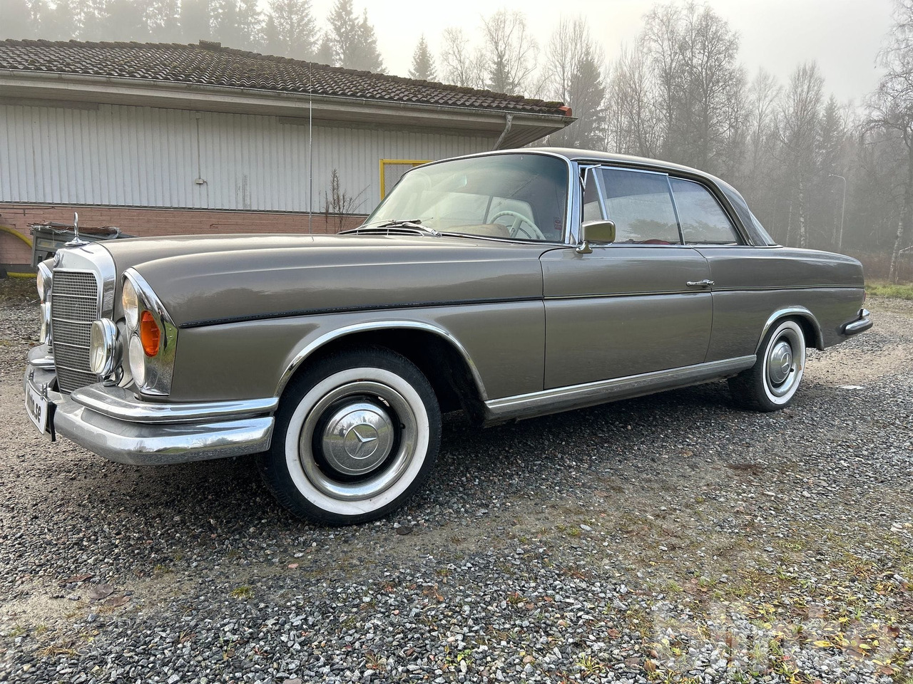 Mercedes Benz 220 SE B C - Vieglā automašīna: foto 1 Mercedes Benz 220 SE B C - Vieglā automašīna: foto 1