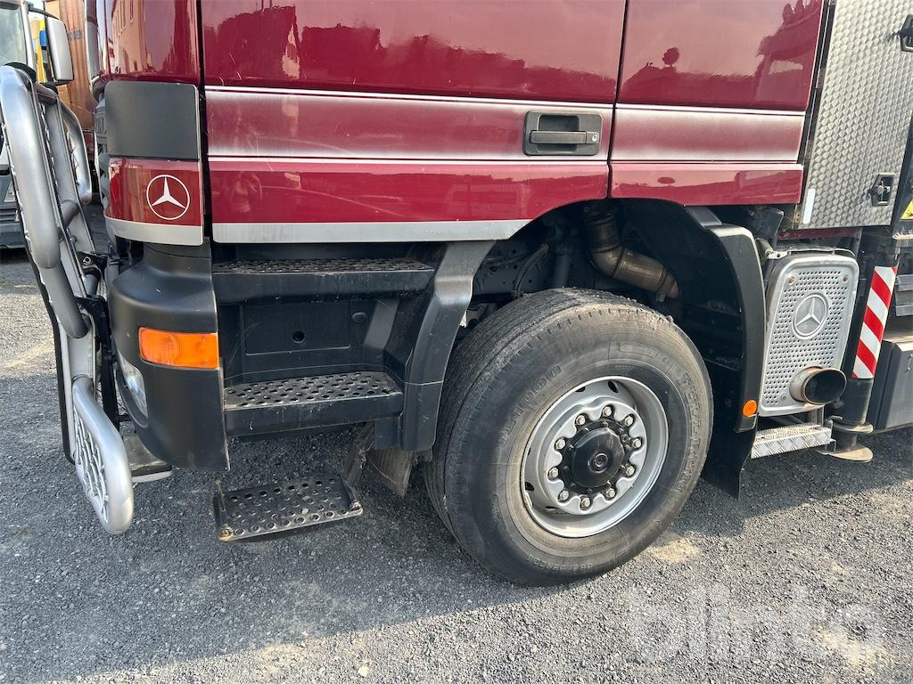 Kravas auto ar manipulatoru Mercedes Benz 3348 Actros (2001): foto 31