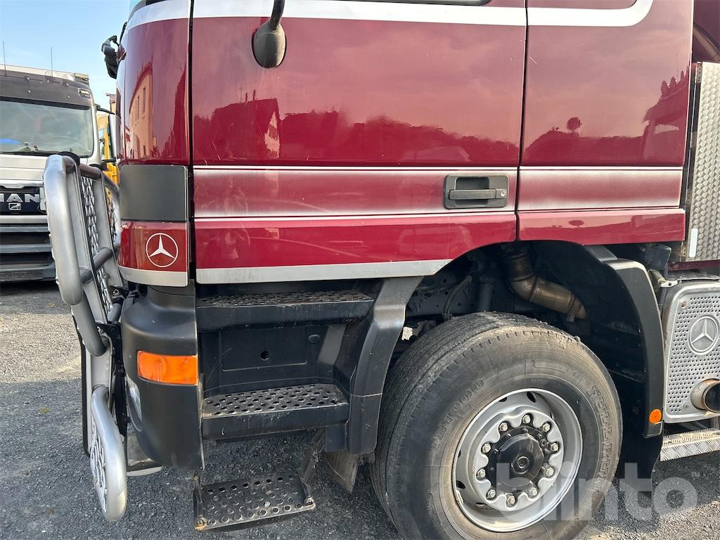 Kravas auto ar manipulatoru Mercedes Benz 3348 Actros (2001): foto 32