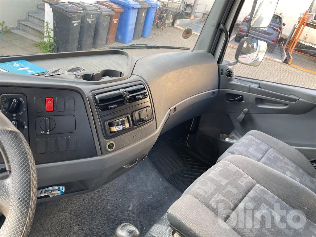 Kravas automašīna pašizgāzējs Mercedes Benz Atego (2008): foto 41