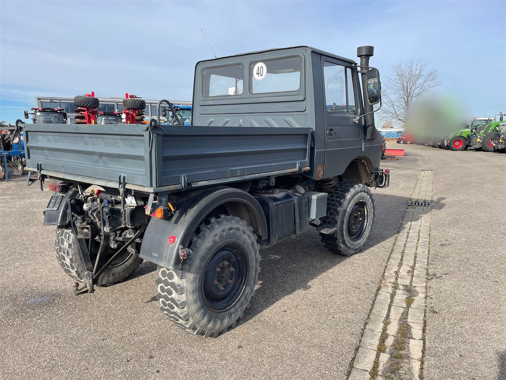 Mercedes Benz Unimog 424 (1981) - Bortu kravas automašīna/ Platforma: foto 3 Mercedes Benz Unimog 424 (1981) - Bortu kravas automašīna/ Platforma: foto 3