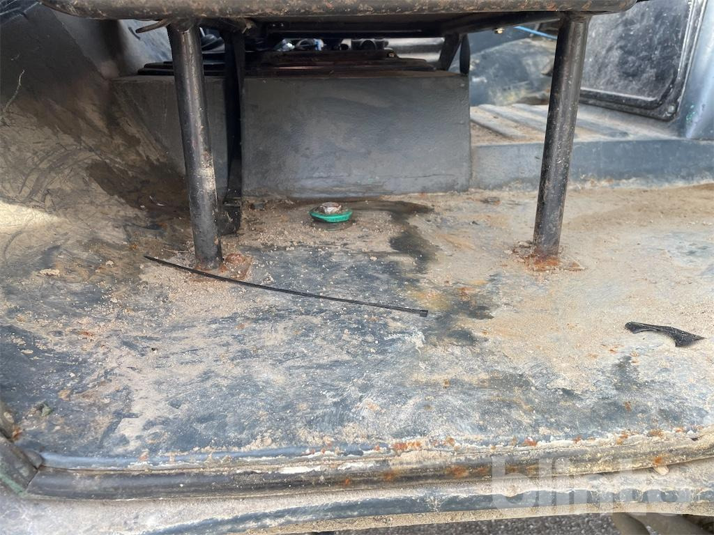 Bortu kravas automašīna/ Platforma Mercedes Benz Unimog 424 (1981): foto 22 Bortu kravas automašīna/ Platforma Mercedes Benz Unimog 424 (1981): foto 22