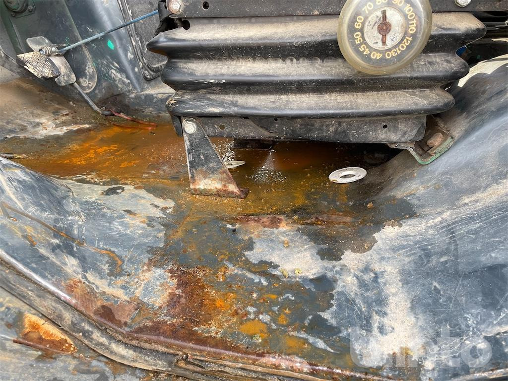 Bortu kravas automašīna/ Platforma Mercedes Benz Unimog 424 (1981): foto 33 Bortu kravas automašīna/ Platforma Mercedes Benz Unimog 424 (1981): foto 33